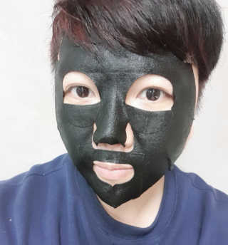 제이준코스메틱 제이준 오버액션토끼 블랙 물광 투 스텝 마스크 — 5점을 준 리뷰어가 2019년 1월 올린 사용 사진