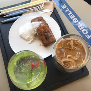 [포벨르] 아메리카노or 돌체라떼 + 에이드 + 디저트 — 5점을 준 리뷰어가 2019년 2월 올린 사용 사진