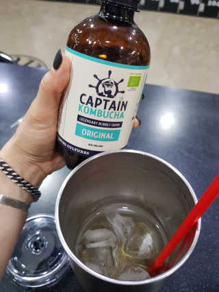 캡틴콤부차 캡틴 콤부차 라즈베리 2병 — 5점을 준 리뷰어가 2018년 8월 올린 사용 사진