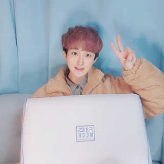 아임슬리핑 프리넥 참편한 메모리폼 어깨베개 — 5점을 준 리뷰어가 2020년 1월 올린 사용 사진
