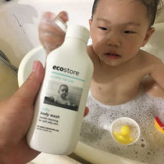 엘루스벤 에코스토어_베이비 바디워시_200ML — 5점을 준 리뷰어가 2017년 6월 올린 사용 사진