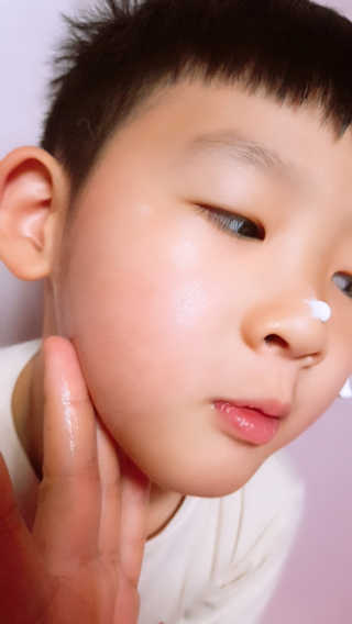 아토앤오투 아토엔오투 옥시젠 베이비 로션 — 4.5점을 준 리뷰어가 2019년 4월 올린 사용 사진
