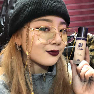 데일리톡스톡스 데일리톡스 듀이 스킨 이펙트 멀티 유즈 컨실러 비비 — 3.33점을 준 리뷰어가 2018년 2월 올린 사용 사진