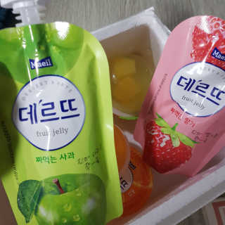 데르뜨 떠먹는 과일 3종, 짜먹는 과일 2종 총 10개 체험 — 3.5점을 준 리뷰어가 2020년 3월 올린 사용 사진