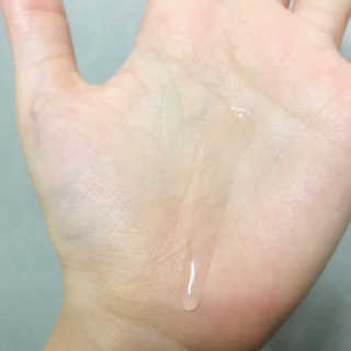 [스킨큐어] 산다화 비타민C 화이트닝 에센스 30ml — 4점을 준 리뷰어가 2019년 6월 올린 사용 사진