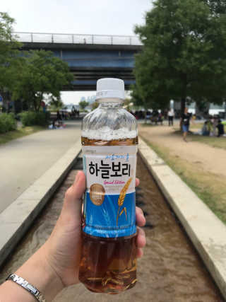 웅진식품 19년 하늘보리 열두보리 스페셜 에디션 — 5점을 준 리뷰어가 2019년 7월 올린 사용 사진