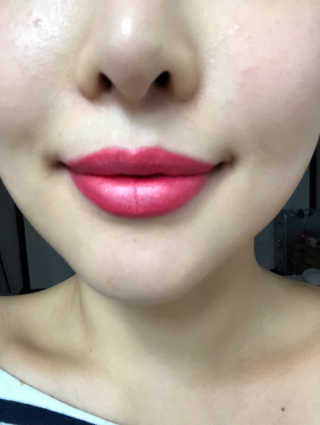 터치인솔 로맨틱에디션 메탈리스트 립스틱 — 5점을 준 리뷰어가 2018년 8월 올린 사용 사진