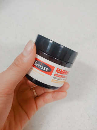 SWISSE 스위스 마누카 허니 디톡시파잉 페이셜 마스크 — 5점을 준 리뷰어가 2020년 1월 올린 사용 사진