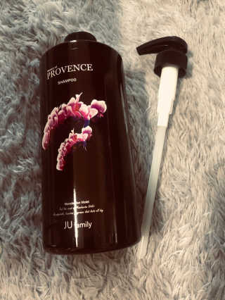 프로방스 바이올렛 퍼퓸 샴푸 1000ml 업그레이드 — 5점을 준 리뷰어가 2019년 6월 올린 사용 사진