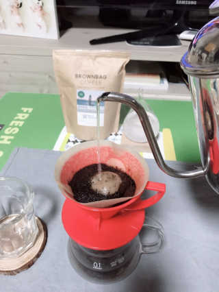 브라운백 커피 늦은 밤에도 부담없이 마실 수 있는 디카페인 원두 — 3.5점을 준 리뷰어가 2018년 11월 올린 사용 사진