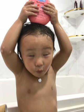 베블 탑투토우워시 바나나향 딸기향 랜덤 택1 — 5점을 준 리뷰어가 2019년 8월 올린 사용 사진