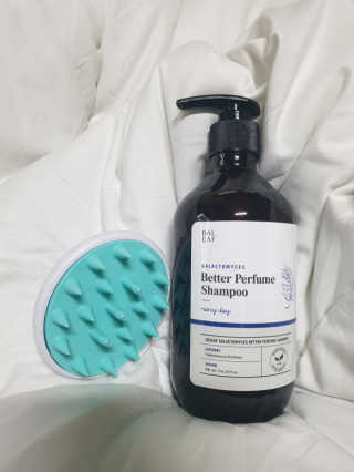 달리프 베러 퍼퓸 샴푸 1000ml 레이니데이 or 일랑로즈 — 5점을 준 리뷰어가 2020년 2월 올린 사용 사진