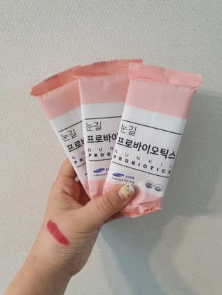 눈길 프로바이오틱스 눈길 콜라겐 프로바이오틱스 — 5점을 준 리뷰어가 2019년 11월 올린 사용 사진