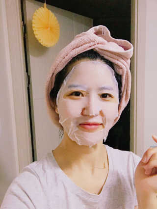 한천수 펩타이드 마스크팩 5종 10매 구성 — 3점을 준 리뷰어가 2017년 9월 올린 사용 사진
