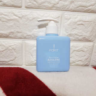 포잇 블루에너지 아줄렌 대용량 수분크림300ml — 4.83점을 준 리뷰어가 2018년 10월 올린 사용 사진
