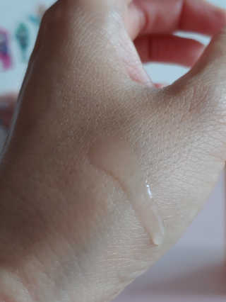 [스킨큐어] 산다화 비타민C 화이트닝 에센스 30ml — 5점을 준 리뷰어가 2019년 7월 올린 사용 사진