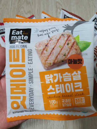 랭킹닭컴 잇메이트 닭가슴살 스테이크 혼합 1kg — 5점을 준 리뷰어가 2019년 12월 올린 사용 사진