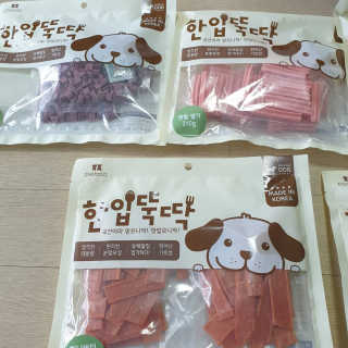 펫토리아 한입뚝딱 국내산 강아지간식 BEST 5종 — 5점을 준 리뷰어가 2019년 5월 올린 사용 사진