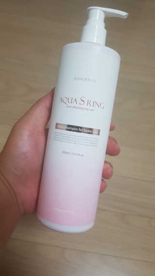 아쿠아큐링 아쿠아S링 퓨어리프레싱 헤어케어 500ml — 5점을 준 리뷰어가 2018년 8월 올린 사용 사진