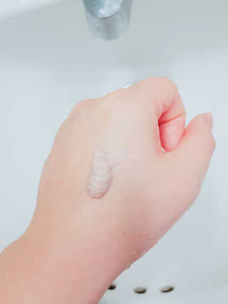 에포나 제주 녹차꽃 화산송이 폼클렌저 — 4.5점을 준 리뷰어가 2019년 2월 올린 사용 사진