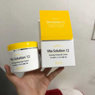 지고트 비타솔루션12 시너지 앰플 크림 100ml — 4.5점을 준 리뷰어가 2019년 6월 올린 사용 사진