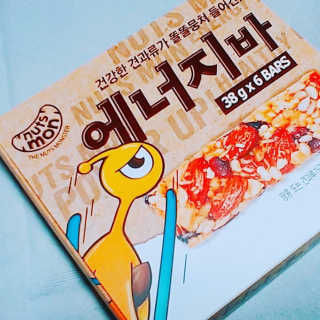 견과가 똘똘 뭉쳐들어간 넛츠몬 에너지바 1BOX 6개입 — 5점을 준 리뷰어가 2018년 2월 올린 사용 사진