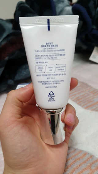 [룰루앤코] 블루톡 톤업 광채 크림 — 3점을 준 리뷰어가 2019년 12월 올린 사용 사진