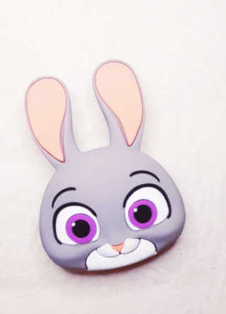 하이키키 디즈니 토이스토리 주토피아 팝톡  휴대폰 거치대 — 5점을 준 리뷰어가 2019년 9월 올린 사용 사진