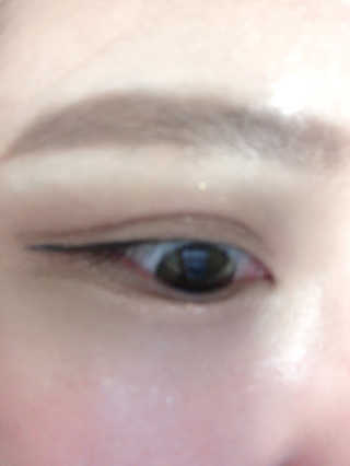 [블랙루즈] 펄블리 아이 글리터 4종 중 택 1 — 3.5점을 준 리뷰어가 2019년 8월 올린 사용 사진