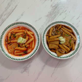 잠실맛집,홍코너떡볶이가우리집에[옛날맛,짜장맛옵션] — 3점을 준 리뷰어가 2019년 12월 올린 사용 사진