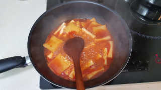 두번째 국떡 국가대표 떡볶이 1팩 + 영미칩 2봉 증정 — 5점을 준 리뷰어가 2019년 2월 올린 사용 사진