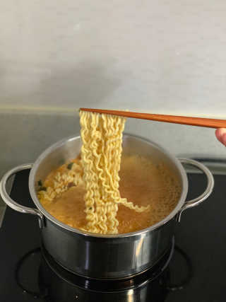 라면 그대로가 제일 맛있는 더엄마라면 — 5점을 준 리뷰어가 2019년 9월 올린 사용 사진