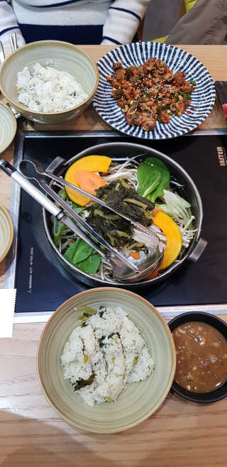 미스터시래기_수원점 [미스터시래기_수원]시래기샤브샤브와 꼬막무침2인SET — 4점을 준 리뷰어가 2019년 1월 올린 사용 사진