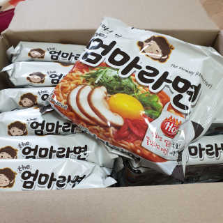 라면 그대로가 제일 맛있는 더엄마라면 — 4.5점을 준 리뷰어가 2019년 7월 올린 사용 사진