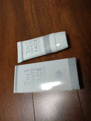 피움 스킨바리스타 2in1 화이트 페이스 퍼펙션 50ml — 3.67점을 준 리뷰어가 2018년 11월 올린 사용 사진