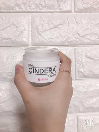 메이니 화이트 신드라 크림 70ml — 4.17점을 준 리뷰어가 2018년 4월 올린 사용 사진