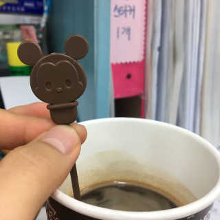 GS25 디즈니썸썸 카페베네 아메리카노 — 5점을 준 리뷰어가 2017년 12월 올린 사용 사진