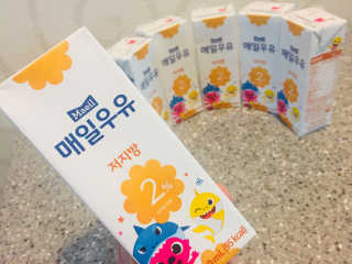 매일우유 멸균 매일우유 저지방 2프로 멸균 핑크퐁 에디션 6입 — 5점을 준 리뷰어가 2018년 1월 올린 사용 사진