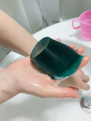 러쉬 샤워젤리 후쉬 240g 리프레셔 250g — 4.33점을 준 리뷰어가 2017년 7월 올린 사용 사진