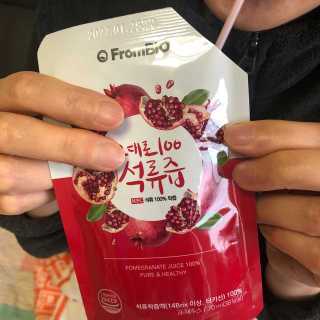 프롬바이오 오직 석류만 [그대로100 석류즙] 하루 1포로 건강하게 — 5점을 준 리뷰어가 2020년 3월 올린 사용 사진