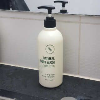 (주)에네스티 내추럴 촉촉  오트밀 바디워시 500ml — 5점을 준 리뷰어가 2019년 8월 올린 사용 사진