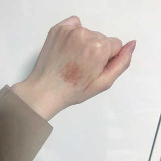 헤이미쉬 데일리즘 코랄릭 스틱 아이 섀도우 — 5점을 준 리뷰어가 2018년 3월 올린 사용 사진