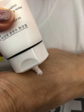 (주)에네스티 에네스티 수안수 실크스킨 풋크림 1+1 — 5점을 준 리뷰어가 2019년 10월 올린 사용 사진
