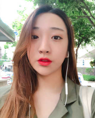 [블랙루즈] 에어 핏 촉촉틴트 + 크리미 벨벳 립크레용 — 5점을 준 리뷰어가 2018년 7월 올린 사용 사진