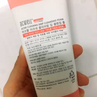 아크웰 아크네 클리어링 딥 클렌징 폼 — 3.17점을 준 리뷰어가 2018년 11월 올린 사용 사진
