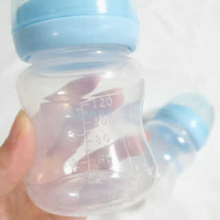 유비맘 신생아젖병 120ml 트리플팩_ 젖꼭지 포함 — 3점을 준 리뷰어가 2020년 3월 올린 사용 사진