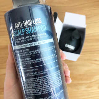 다슈코리아 다슈 단백질 한방 두피 골드 샴푸 500ml +샴푸브러쉬 — 4점을 준 리뷰어가 2019년 10월 올린 사용 사진