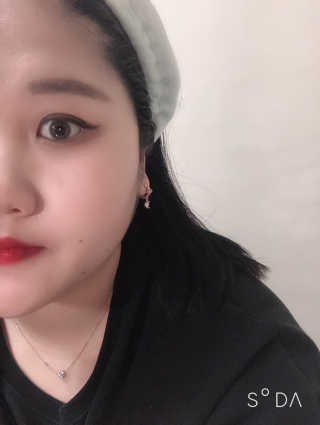 지고트 로맨틱 키스 립스틱 — 5점을 준 리뷰어가 2018년 12월 올린 사용 사진