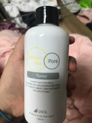 이솔화장품 이솔 세범 리스 포어 토너 200ml — 4.17점을 준 리뷰어가 2018년 8월 올린 사용 사진