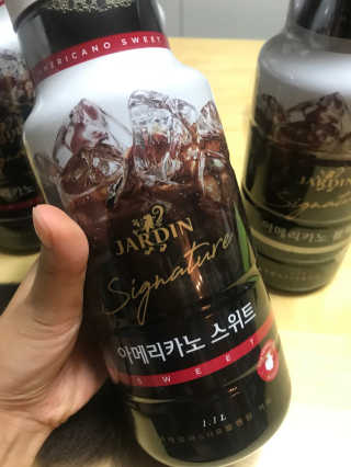(주)쟈뎅 쟈뎅 시그니처 아메리카노 1.1L — 5점을 준 리뷰어가 2018년 8월 올린 사용 사진